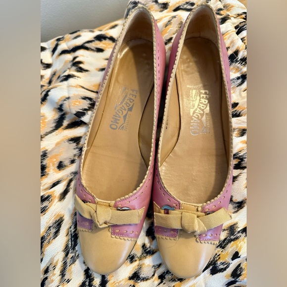 Salvatore Ferragamo tan/lilac flats - Picture 3 of 11